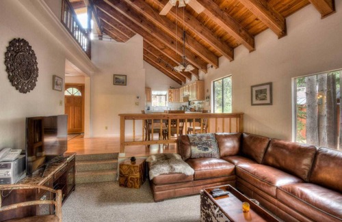 Truckee House | Glacier Forest Getaway | HOA Access!
