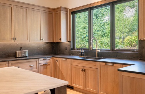 Whitefish House | Glacier Lodge | Sleeps 18 | Luxury Retreat on Whitefish Mountain