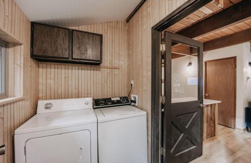 Warnick House | Glacier Springs Cabin #27 - Wi-Fi