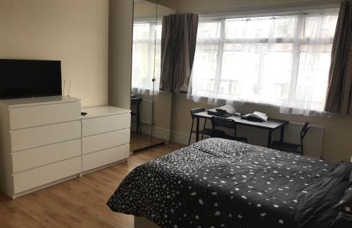 Cricklewood House | Gladstone Lodge