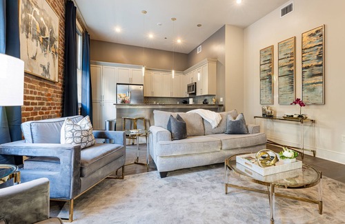Central Business District Condo | ✨GLAM MEETS DOWNTOWN HISTORIC CHARMER✨Spacious Corner Condo with Sleeper Sofa | The Stella