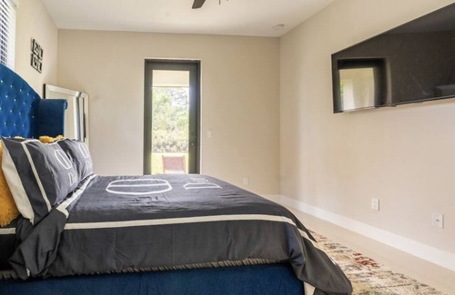 West Palm Beach House | Glamorous 3 bedroom