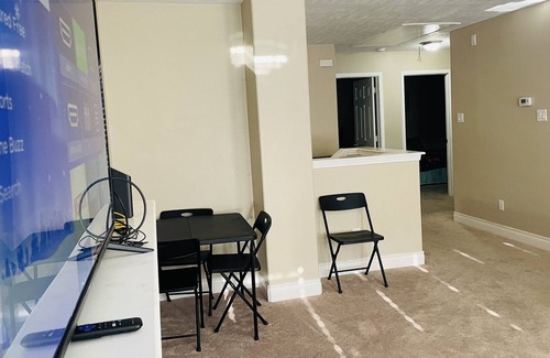 Missouri City House | Glamorous 3 Bedroom 2 Full Bath 18 Minutes From Med Center