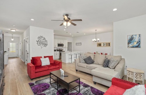 Highlands - Perkins House | Glamorous home close to LSU