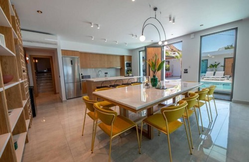 Kissamos Villa | Glamorous Villa with Two Swimming Pools and great view