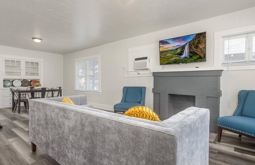 Raisin House | Glamp Tower District Home W/ Fast WiFi & Fire-Pit