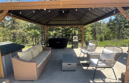 Athol House | Glamping -10 mins to Silverwood!