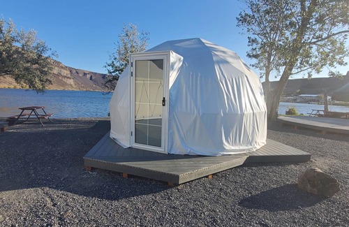 Coulee City Apartment | Glamping Dome at Blue Lake in Coulee City (site 44)