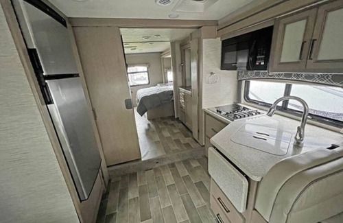 Hialeah Gardens House | Glamping for your Family