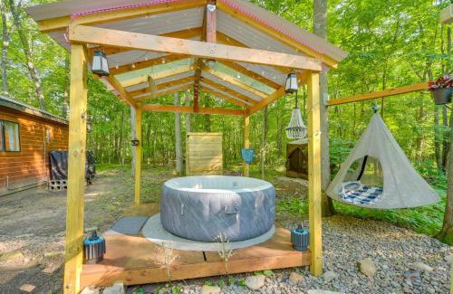 Webster Apartment | Glamping Getaway with Porch in Wisconsin Northwoods