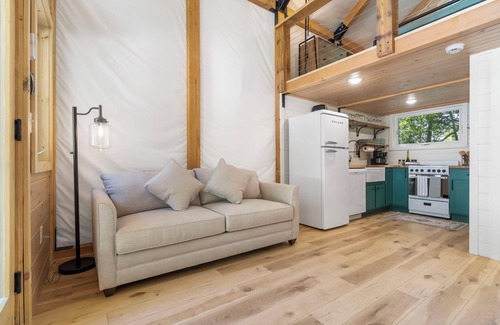 Branson Cabin | Glamping in the Ozarks! Romantic Getaway 10 Minutes from Downtown Branson