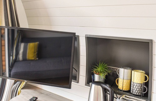 Salen Cottage | Glamping overlooking the loch.