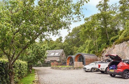Salen Cottage | Glamping overlooking the loch.