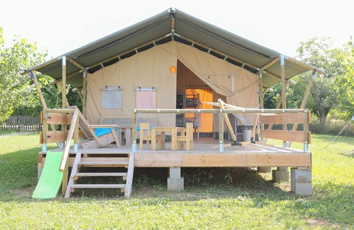 Jayac RV Rental | Glamping 'Safarilodge Standard Tent 5 4 Pers' with Shared Pool, Private Terrace and Wi-Fi