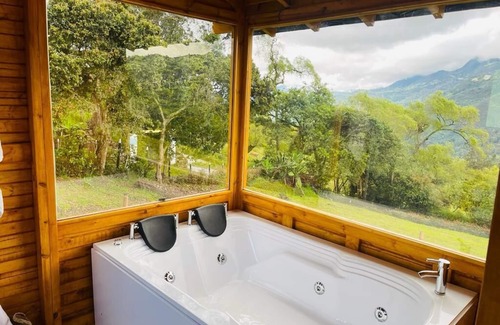 Choachi Ski Chalet | Glamping Shalom con Jacuzzi, a 15 min de los Termales de Santa Monica