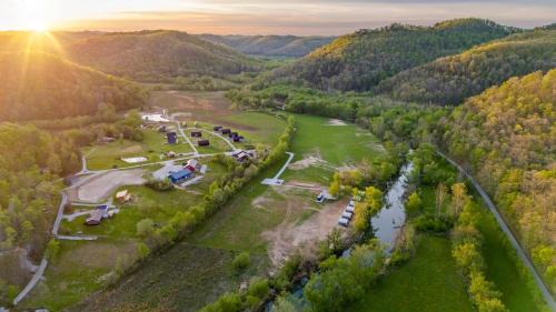 Stanton Other | Glamping Tent/Red River Access/2 Queen Beds