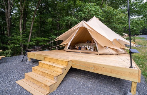 Great Cacapon RV Rental | Glamping w/Insta Worthy Mountain Views