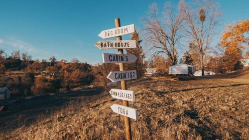 Dunlap House | Glamping yurt at a nature retreat Sequoia Highland