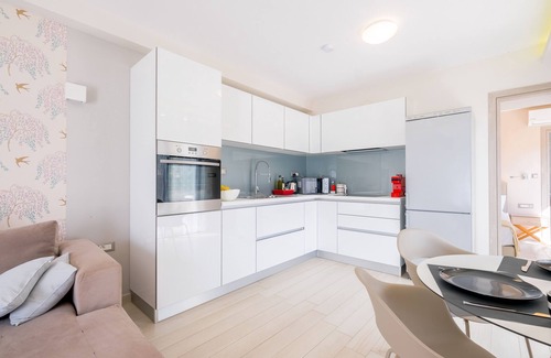 Kato Galatas Apartment | Glaros Twin, Flats w. Private Garden near Beach