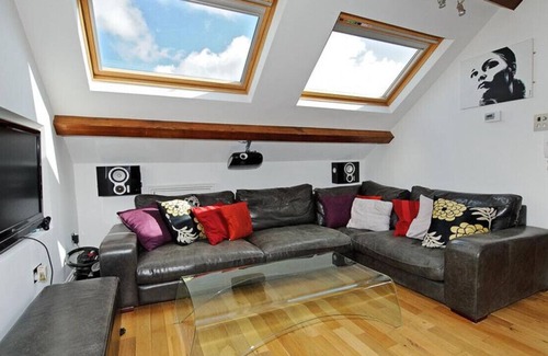 Llanbedrog Apartment | Glasfryn Penthouse - Three Bedroom Apartment, Sleeps 6
