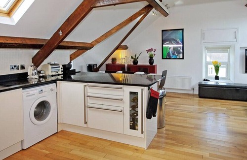 Llanbedrog Apartment | Glasfryn Penthouse - Three Bedroom Apartment, Sleeps 6