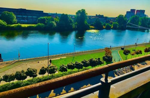City Centre Glasgow Apartment | Glasgow City Centre G1 PENTHOUSE with RiverViews - Duplex (4 Bedrooms, 3 Bathrooms, Kitchen, 1 Living room, 1 Dining room, 2 Terraces, Triple Garage 3 Parking spaces 'e-charging', Top Floor, 2050 sq ft, Merchant City)