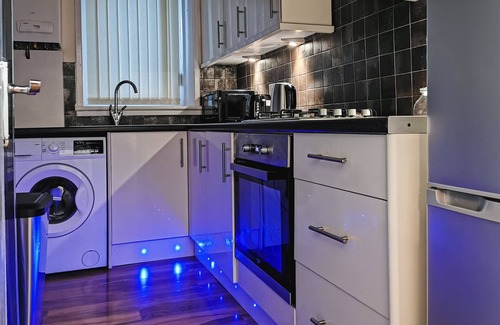 Polmadie Apartment | Glasgow Southside: Cosy 2 Bedroom Apartment
