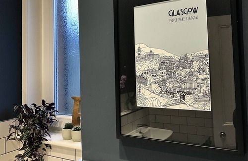 North West Apartment | Glasgow West End Apartment COP26 Walking Distance