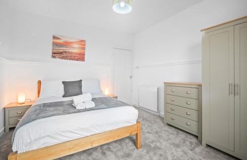 Whitburn Apartment | Glebe 2 Bedroom Apartment - Whitburn
