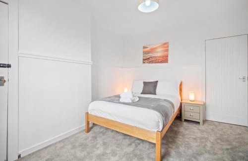 Whitburn Apartment | Glebe 2 Bedroom Apartment - Whitburn