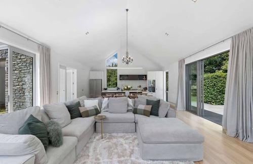 Arrowtown House | Glebe Arrowtown Summa