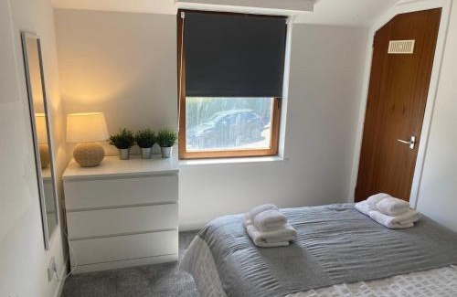 Inverkeithing Apartment | Glen Cannich - Top Location, 2BR Accessible apt