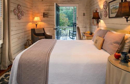 Clarkesville Hotel | Glen-Ella Springs Hotel & Restaurant