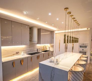 Hollywood Hills Apartment | Glencoe
