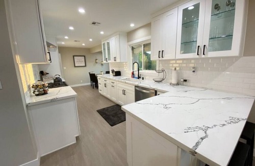 Verdugo Woodlands House | Glendale Hills LUXURY with 360 degree VIEWS!