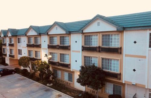 Somerset Hotel | Glendale Hotel