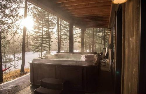 Columbia Falls House | Gleneagles Golf Course Retreat With Hot Tub