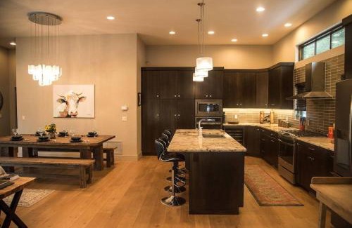 Columbia Falls House | Gleneagles Golf Course Retreat With Hot Tub