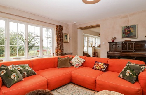 Gillingham Cottage | GLENFIELD, pet friendly, with pool in West Stour