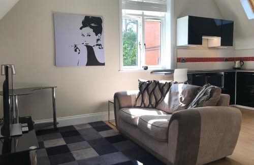 Hampton-in-Arden Bed & Breakfast | Glenlyon Flat - NEC