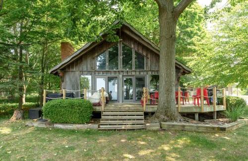 Fennville House | Glenora Bluffs - private lake access - pet friendly