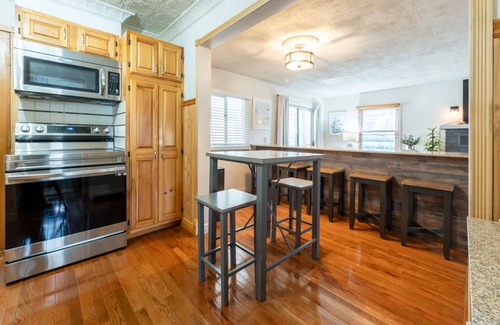Queensbury House | Glens Falls Boutique Stay, near skiing, Lake George, Saratoga, Pool!