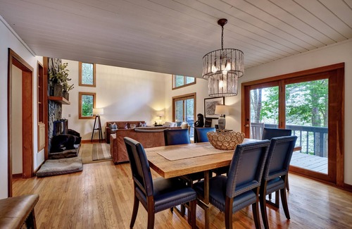 Cullowhee House | Glenside at the Point - Lake Front Home With a Private Dock and Plenty of Outdoor Space