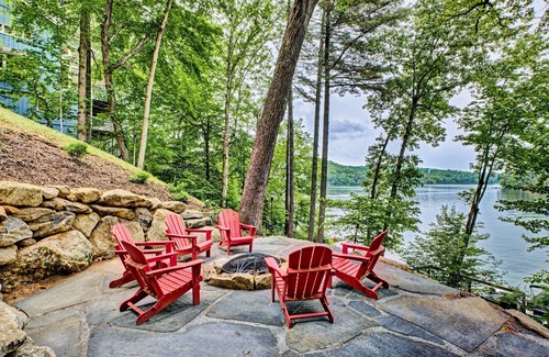 Cullowhee House | Glenside at the Point - Lake Front Home With a Private Dock and Plenty of Outdoor Space