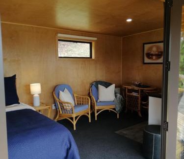 Akaroa Bed & Breakfast | Glenwood Akaroa Bush Retreat - Totara Hut