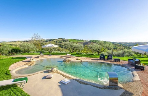 Fermo Apartment | Glicine - apartment in Villa with heated swimming pool