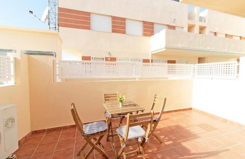 Canet de Berenguer Apartment | Global Properties, Practico apartamento con piscina en la playa de Canet