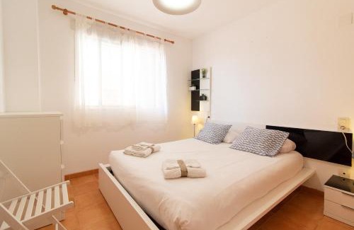 Canet de Berenguer Apartment | Global Properties, Practico apartamento con piscina en la playa de Canet