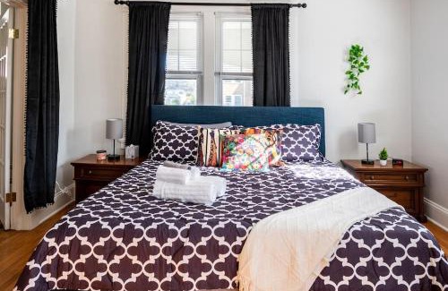 North Chesterfield Apartment | Globetrotters Suite in Historic Richmond with Patio