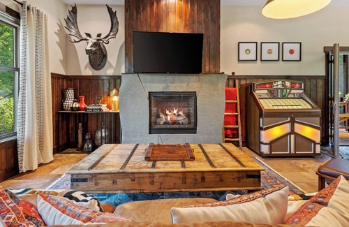 Harbert House | Glorious Getaway Retreat w/ Pool, Hot Tub and Pizza Oven!